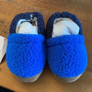 Lands End A-line fleece Sherpa blue slippers for little boy size 10